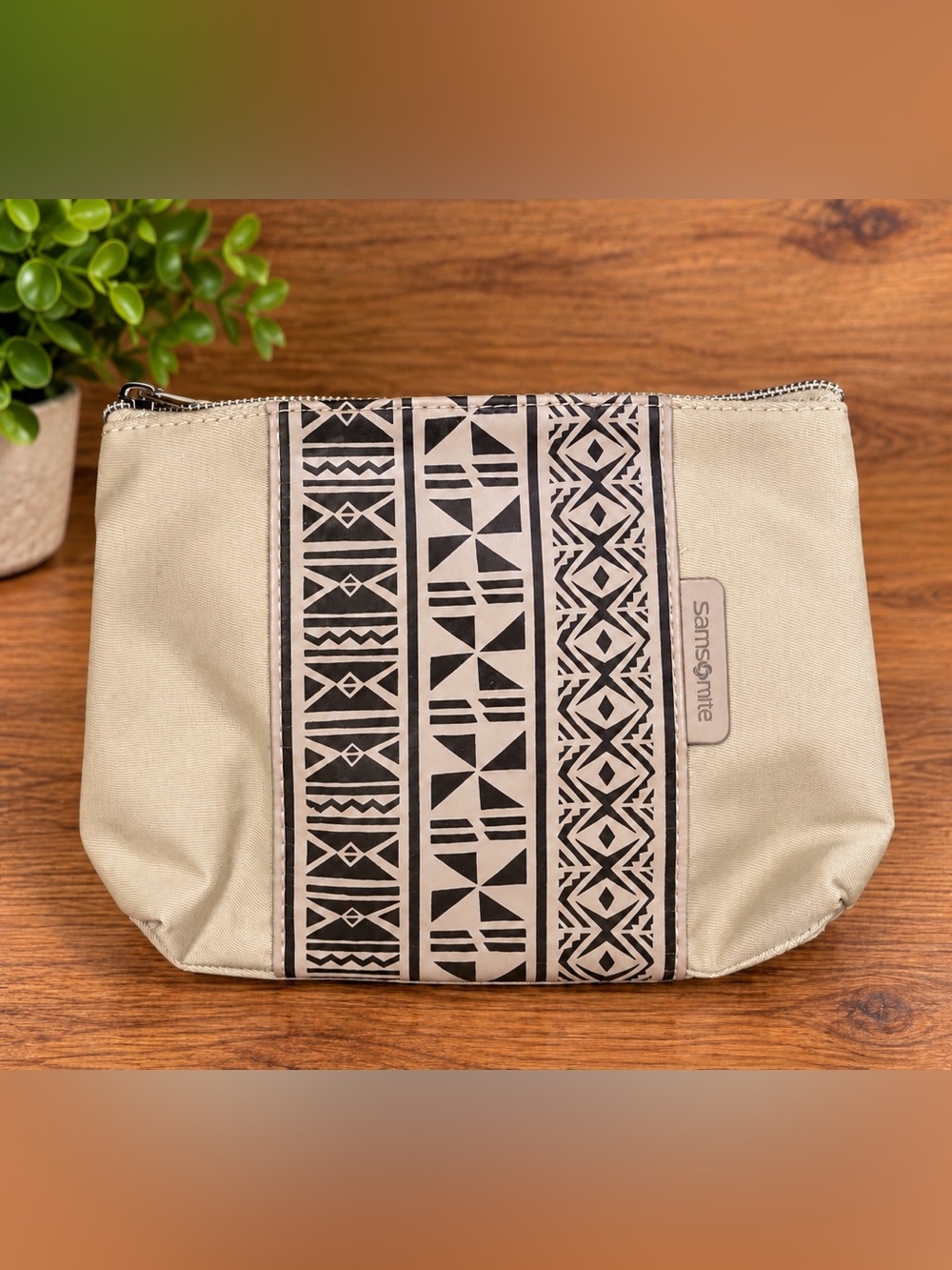 Samsonite Beige Canvas Toiletry Bag with Black Geometric Stripe